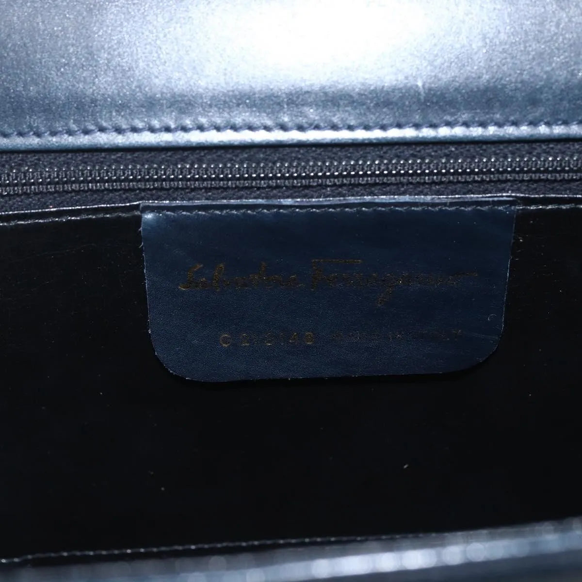 Salvatore Ferragamo Gancini Leather Navy Leather Shoulder Bag Bag (Pre-Owned)