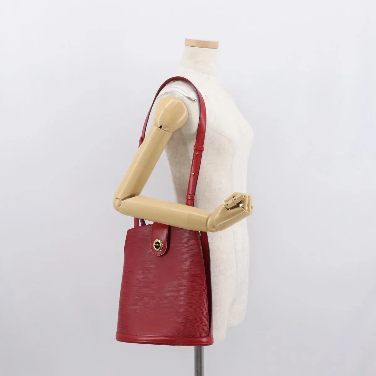 Louis Vuitton Cluny Epi Leather Red Leather Shoulder Bag Bag (Pre-Owned)