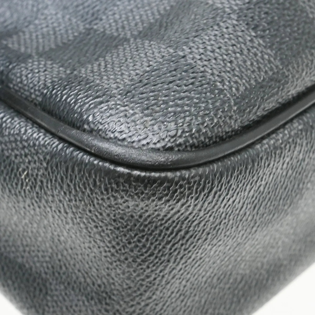 Louis Vuitton Daniel Messenger Damier Graphite Black Canvas Shoulder Bag Bag (Pre-Owned)