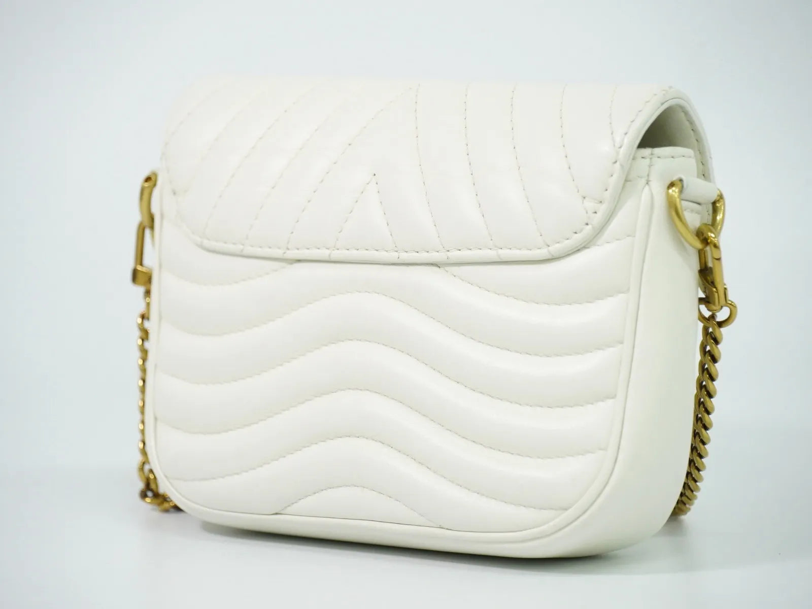 Louis Vuitton New Wave Multi Pochette Quilted Leather White Leather Shoulder Bag Bag (Pre-Owned)