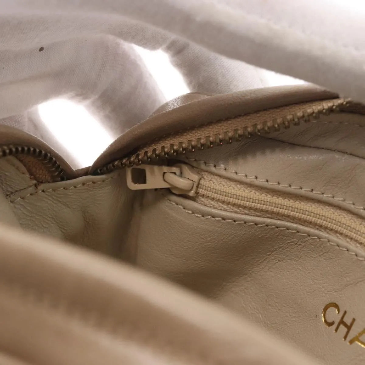 Chanel Vintage Clutch Leather Beige Leather Clutche & Pouche Bag (Pre-Owned)