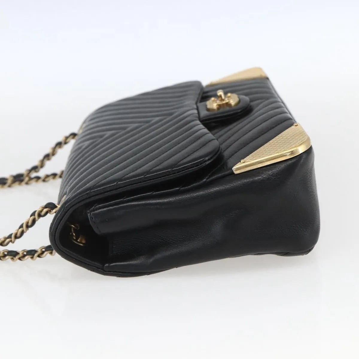 Chanel Double Chevron Flap Quilted Leather Black Leather Shoulder Bag Bag (Pre-Owned)