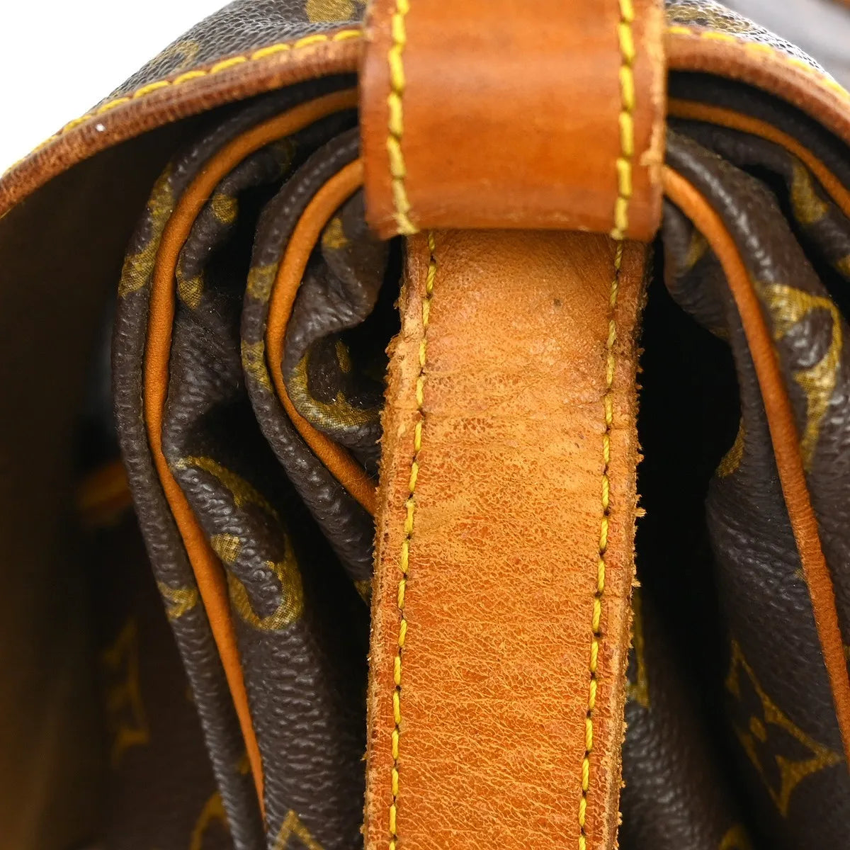 Louis Vuitton Saumur Monogram Brown Canvas Shoulder Bag Bag (Pre-Owned)