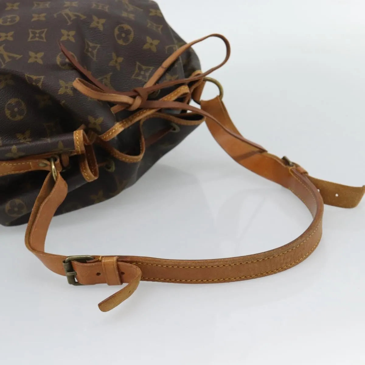 Louis Vuitton Petit Noe Monogram Canvas Brown Canvas Shoulder Bag Bag (Pre-Owned)