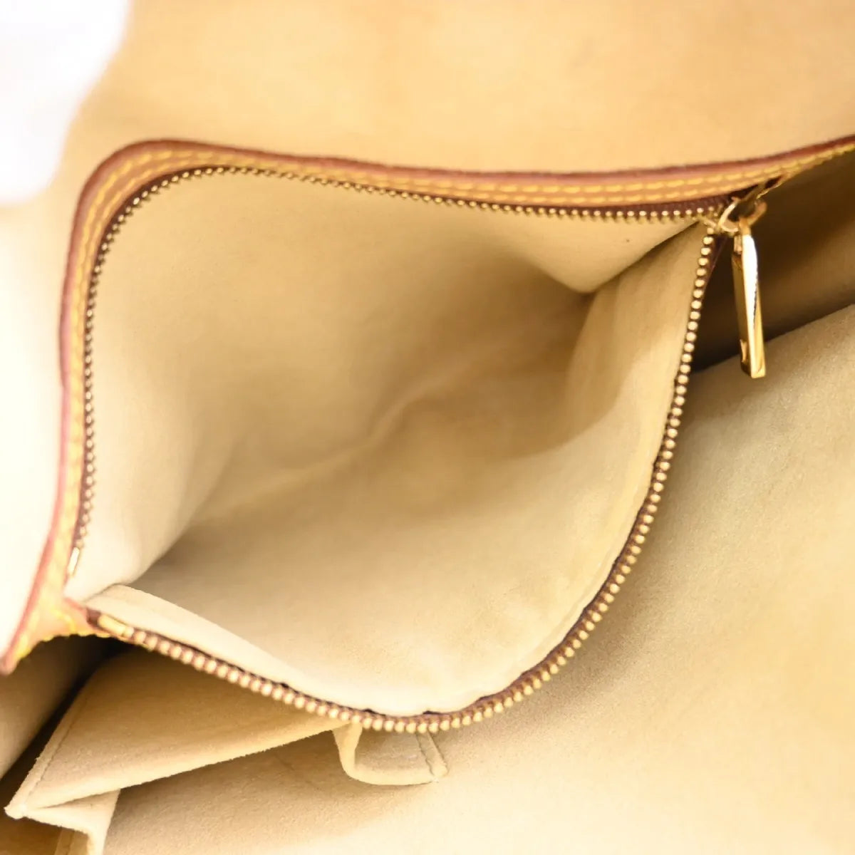 Louis Vuitton Monogram Looping Monogram Canvas Brown Canvas Handbag (Pre-Owned)