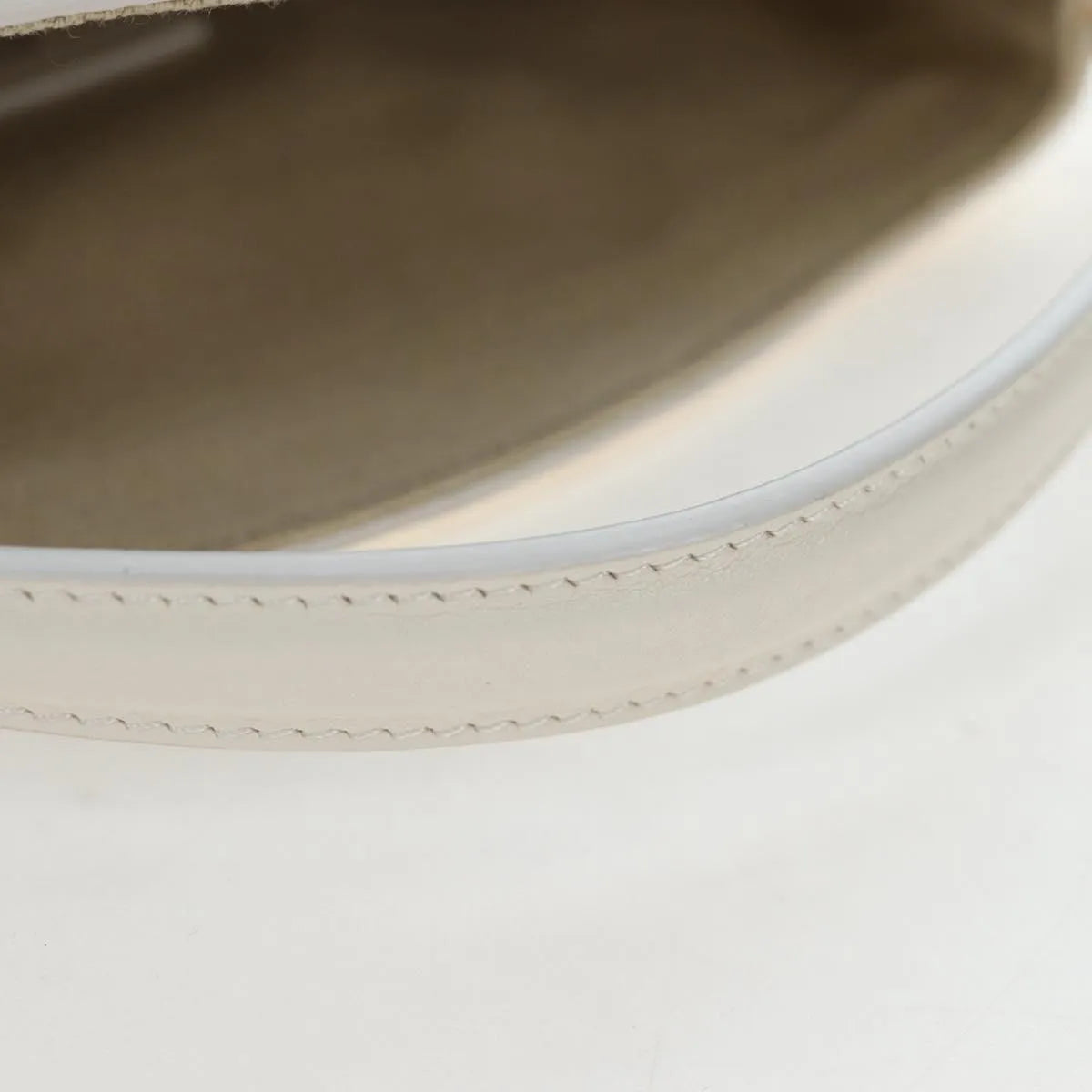 Givenchy Voyou Leather White Leather Shoulder Bag Bag (Pre-Owned)