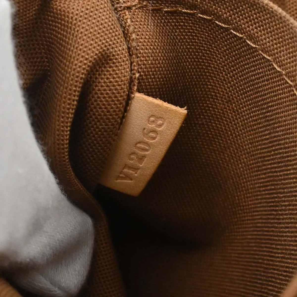 Louis Vuitton Tivoli Monogram Brown Canvas Handbag (Pre-Owned)