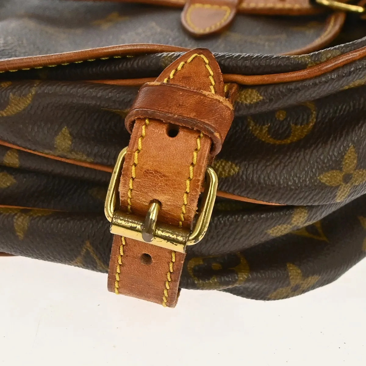 Louis Vuitton Saumur Monogram Brown Canvas Shoulder Bag Bag (Pre-Owned)