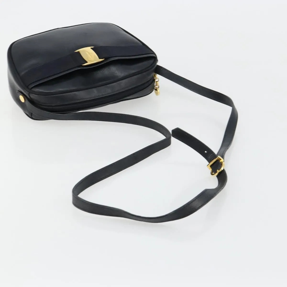 Salvatore Ferragamo Vala Leather Navy Leather Shoulder Bag Bag (Pre-Owned)