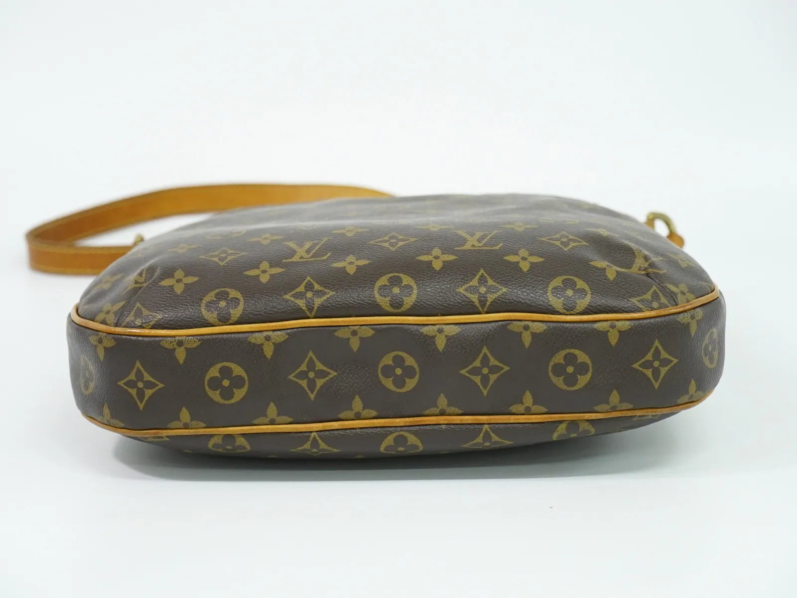 Louis Vuitton Odeon Monogram Canvas Brown Canvas Shoulder Bag Bag (Pre-Owned)