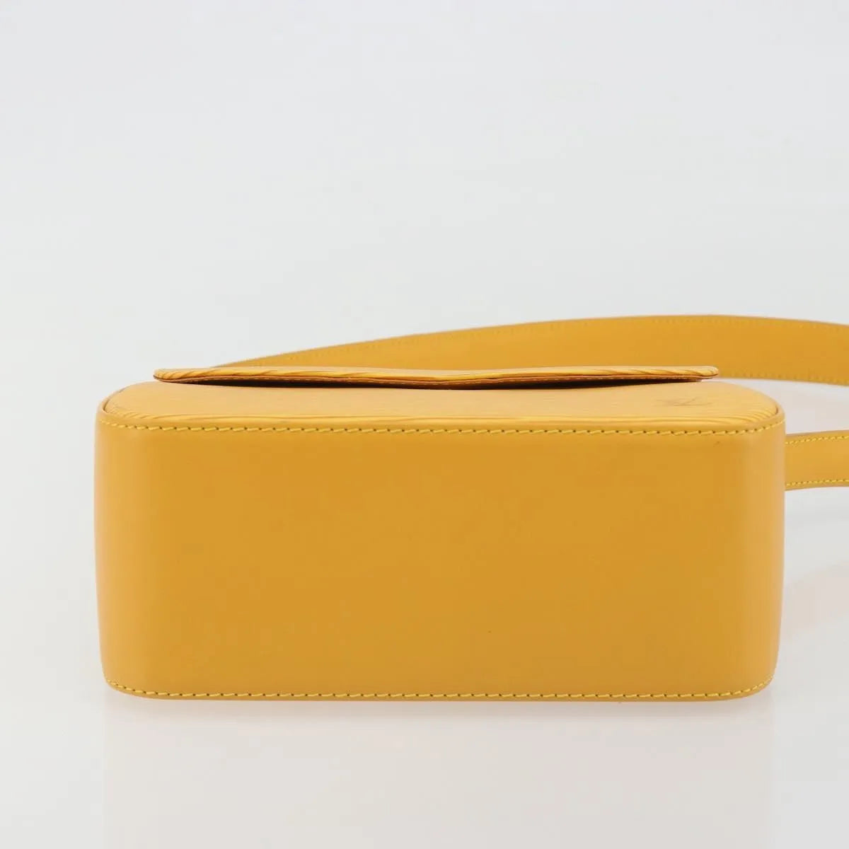Louis Vuitton Buci Epi Leather Yellow Leather Shoulder Bag Bag (Pre-Owned)