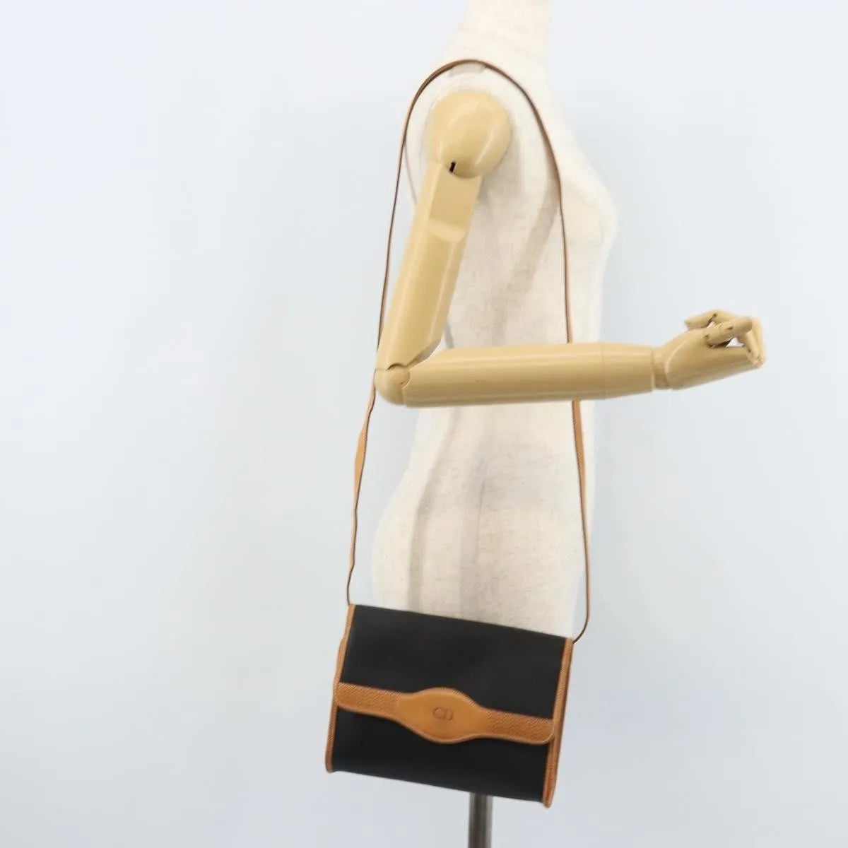 Christian Dior Cd Shoulder Bag Canvas And Leather Black Canvas Shoulder Bag Bag (Pre-Owned)