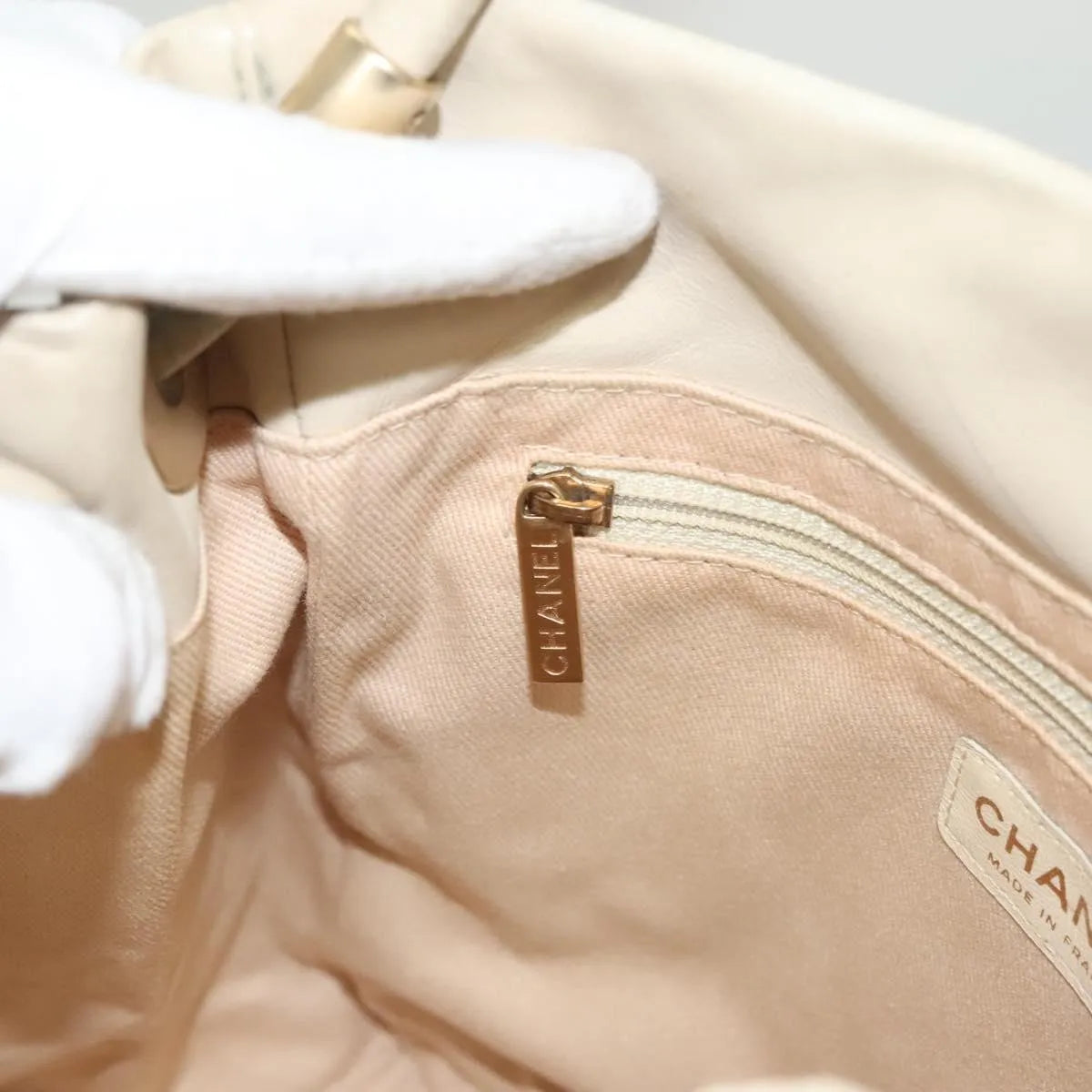 Chanel Camellia Tote Leather Beige Leather Tote Bag Bag (Pre-Owned)