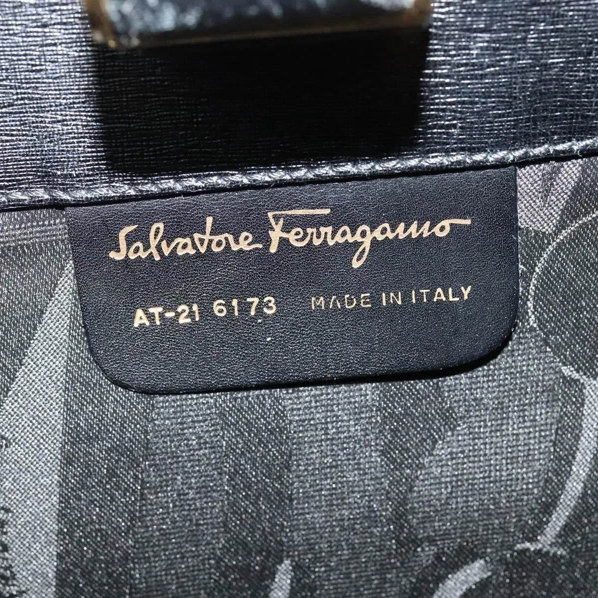 Salvatore Ferragamo Shoulder Leather Black Leather Shoulder Bag Bag (Pre-Owned)