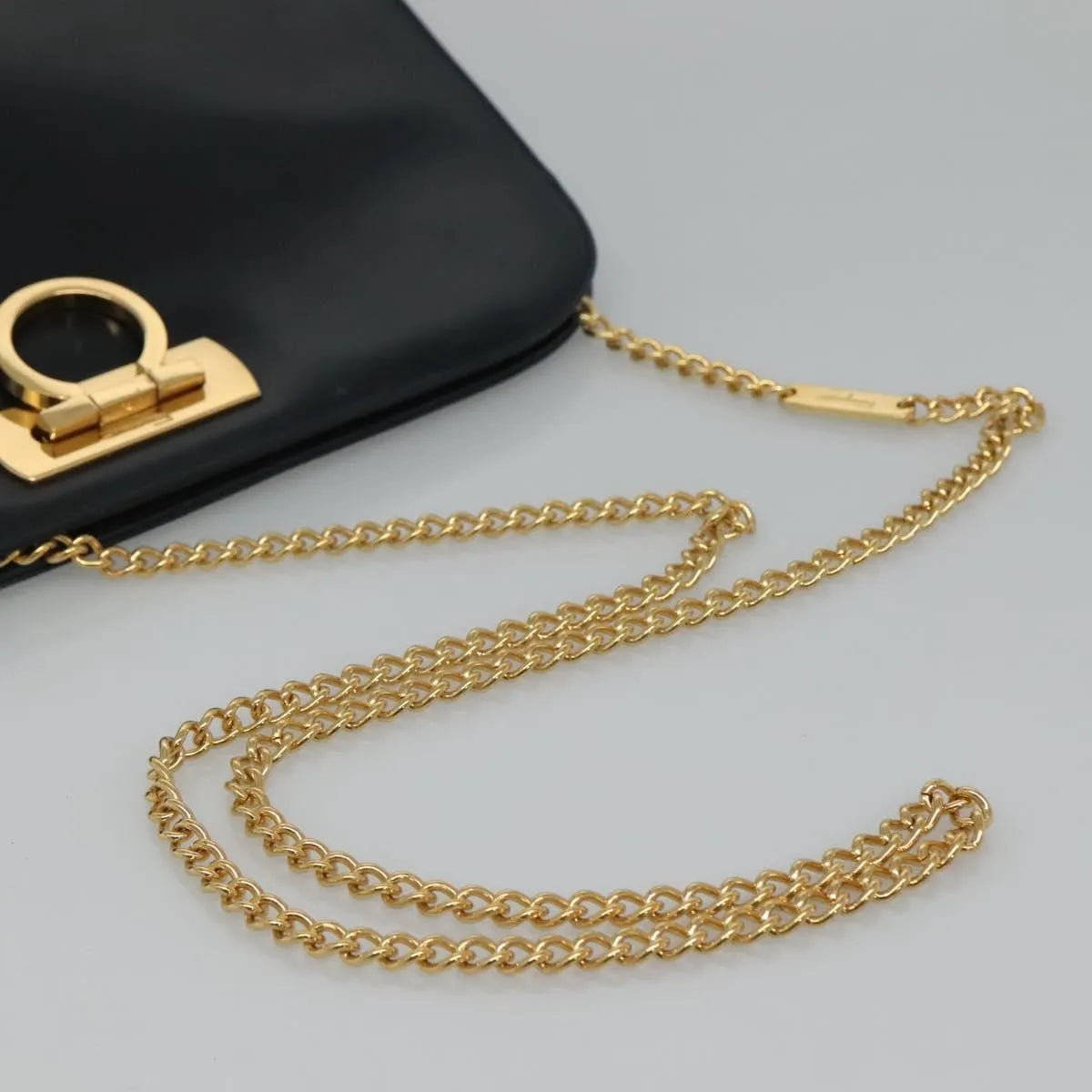Salvatore Ferragamo Vintage Gancini Chain Leather Navy Leather Shoulder Bag Bag (Pre-Owned)