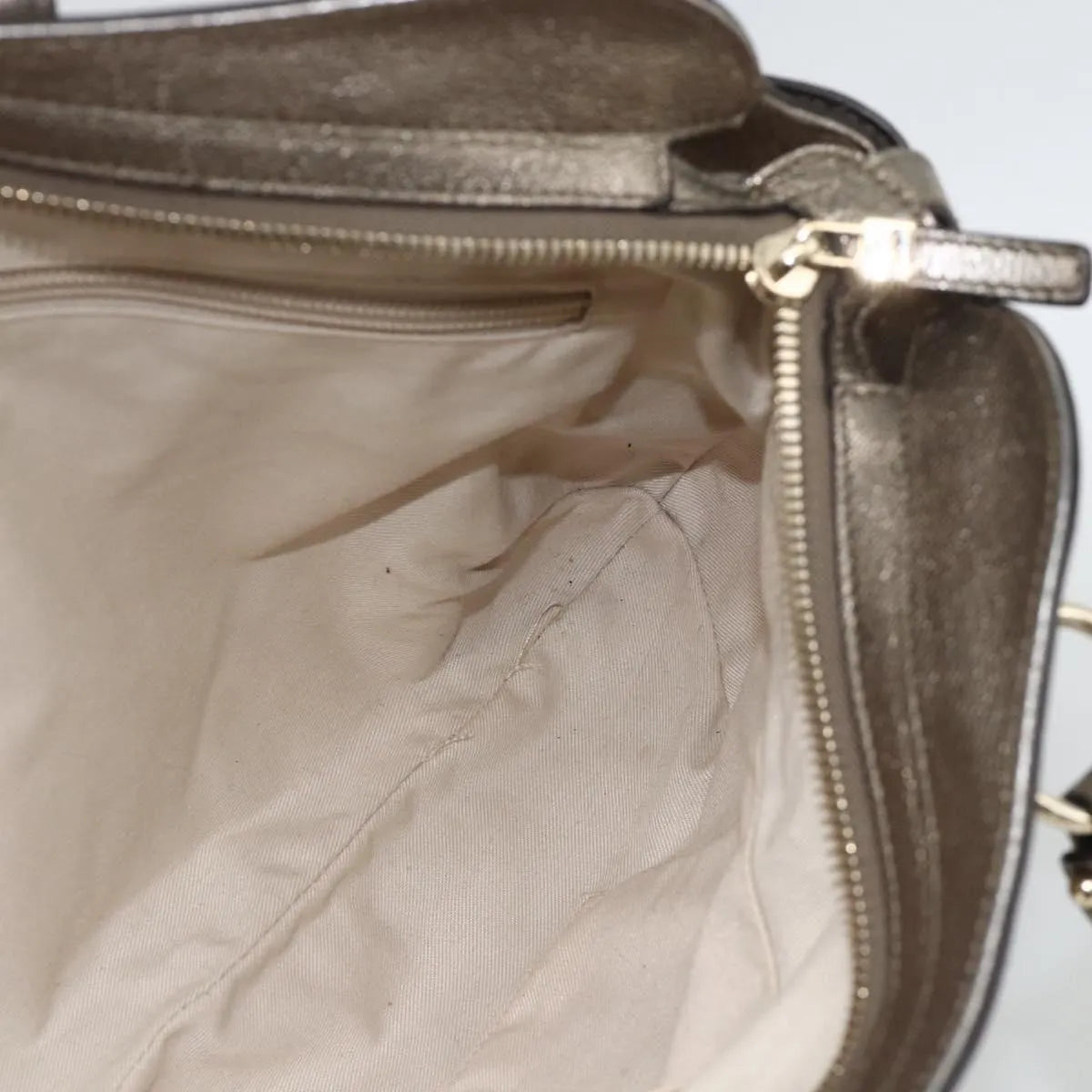 Salvatore Ferragamo Gancini Leather Silver Leather Handbag (Pre-Owned)
