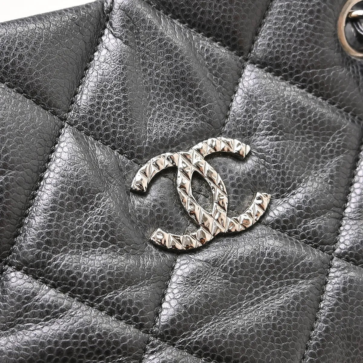 Chanel Cc Charm Chain Shopping Tote Caviar Skin Leather Black Leather Tote Bag Bag (Pre-Owned)