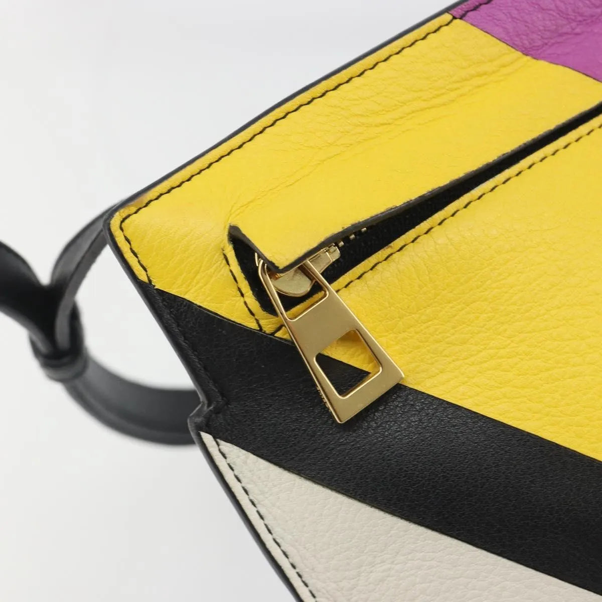 Loewe T Messenger Leather Multicolour Leather Shoulder Bag Bag (Pre-Owned)