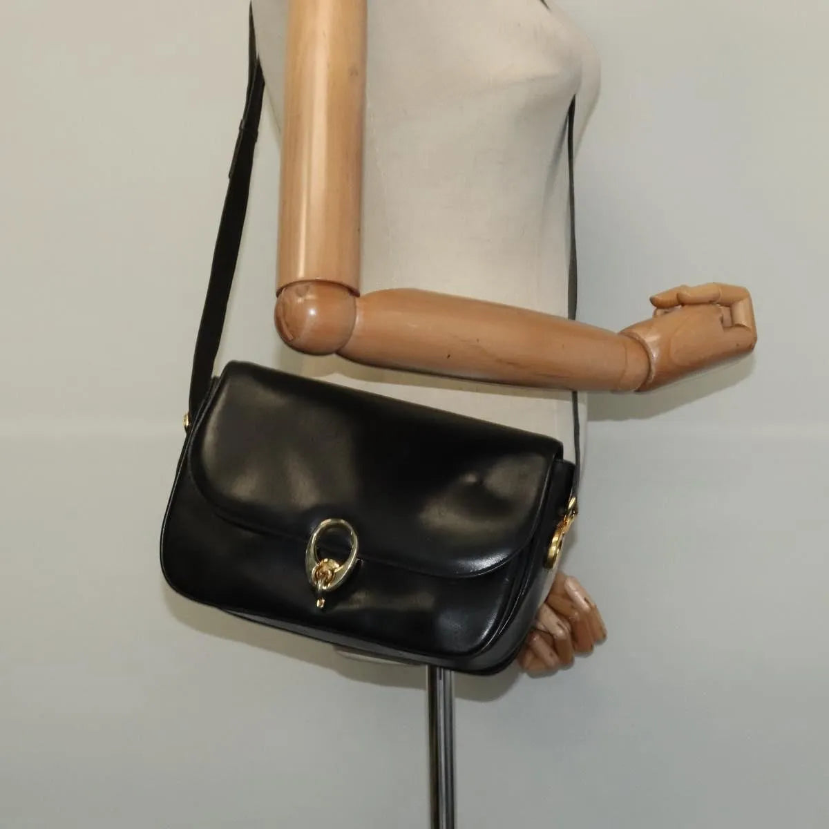 Celine Vintage Leather Black Leather Shoulder Bag Bag (Pre-Owned)