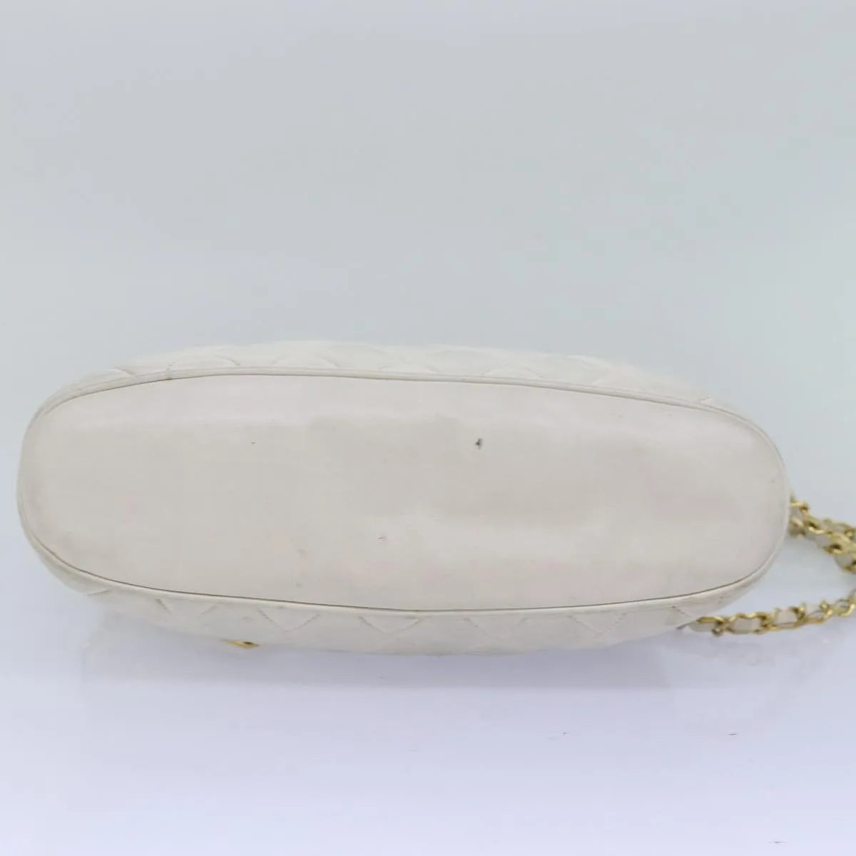 Chanel Vintage Zip Chain Quilted Caviar White Leather Shoulder Bag Bag (Pre-Owned)