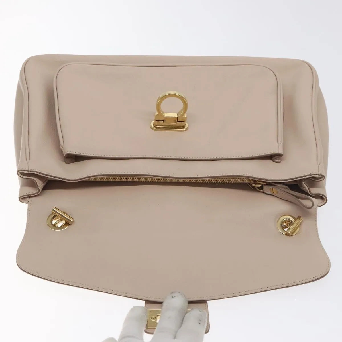 Salvatore Ferragamo Gancini Chain Leather Beige Leather Shoulder Bag Bag (Pre-Owned)