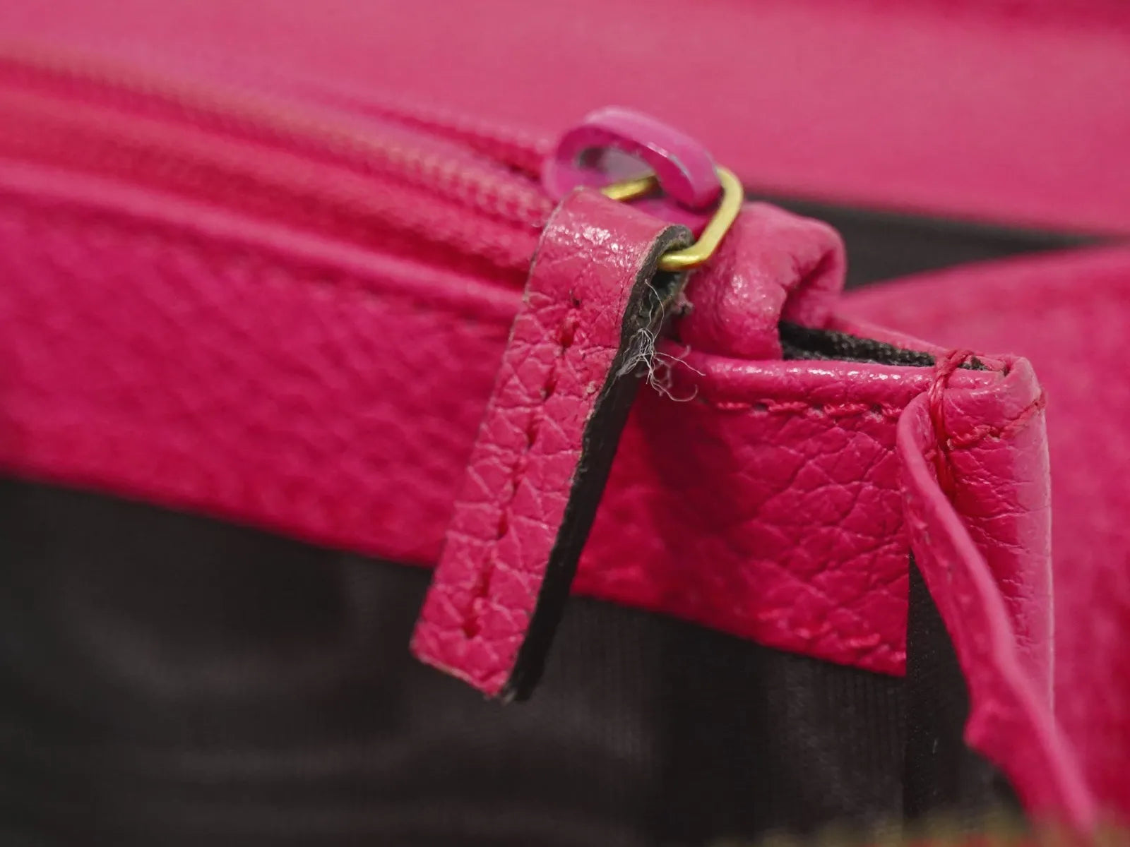 Gucci Vintage Logo Zip Around Leather Pink Leather Wallets Accessory (Pre-Owned)