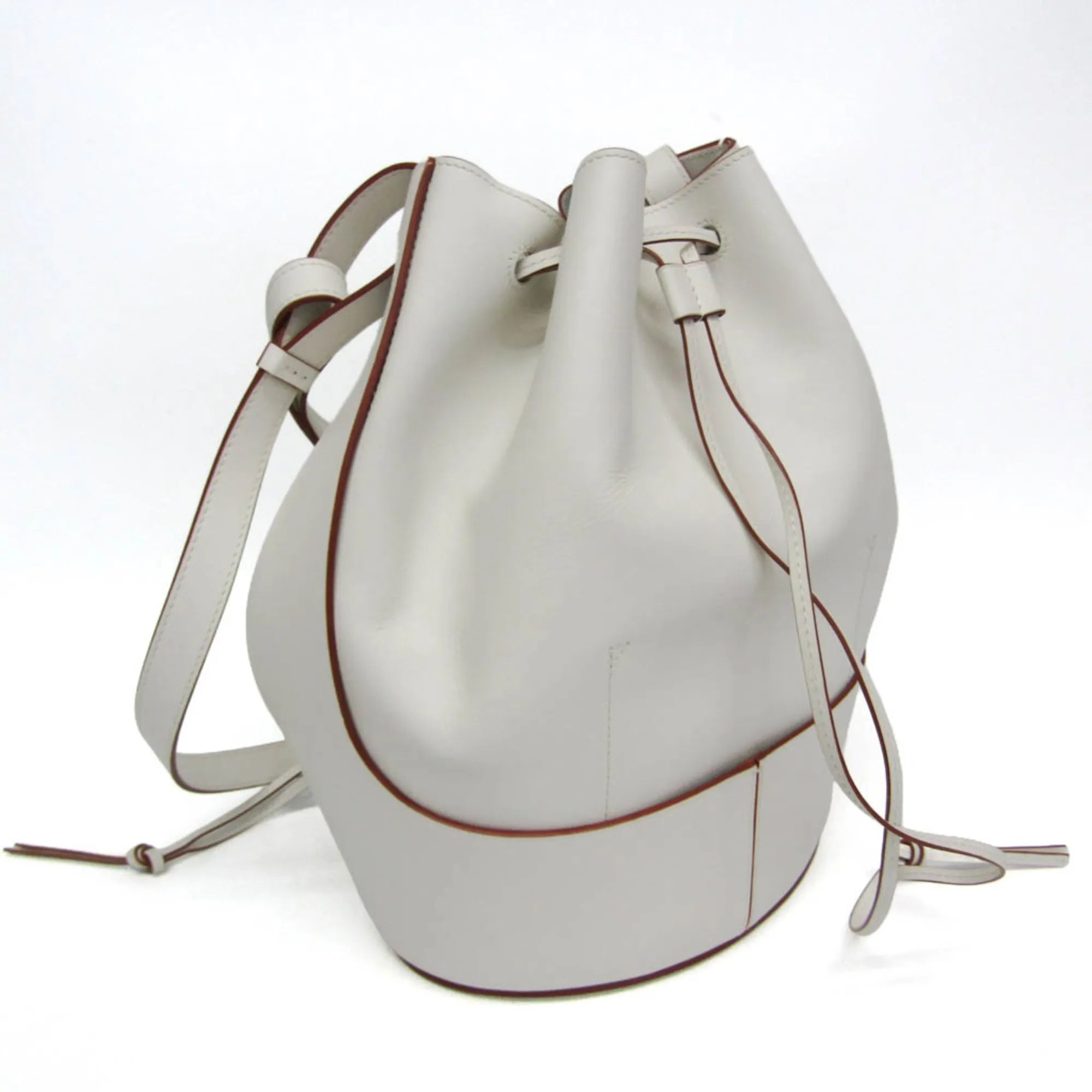 Loewe Balloon Bucket Leather White Leather Handbag (Pre-Owned)