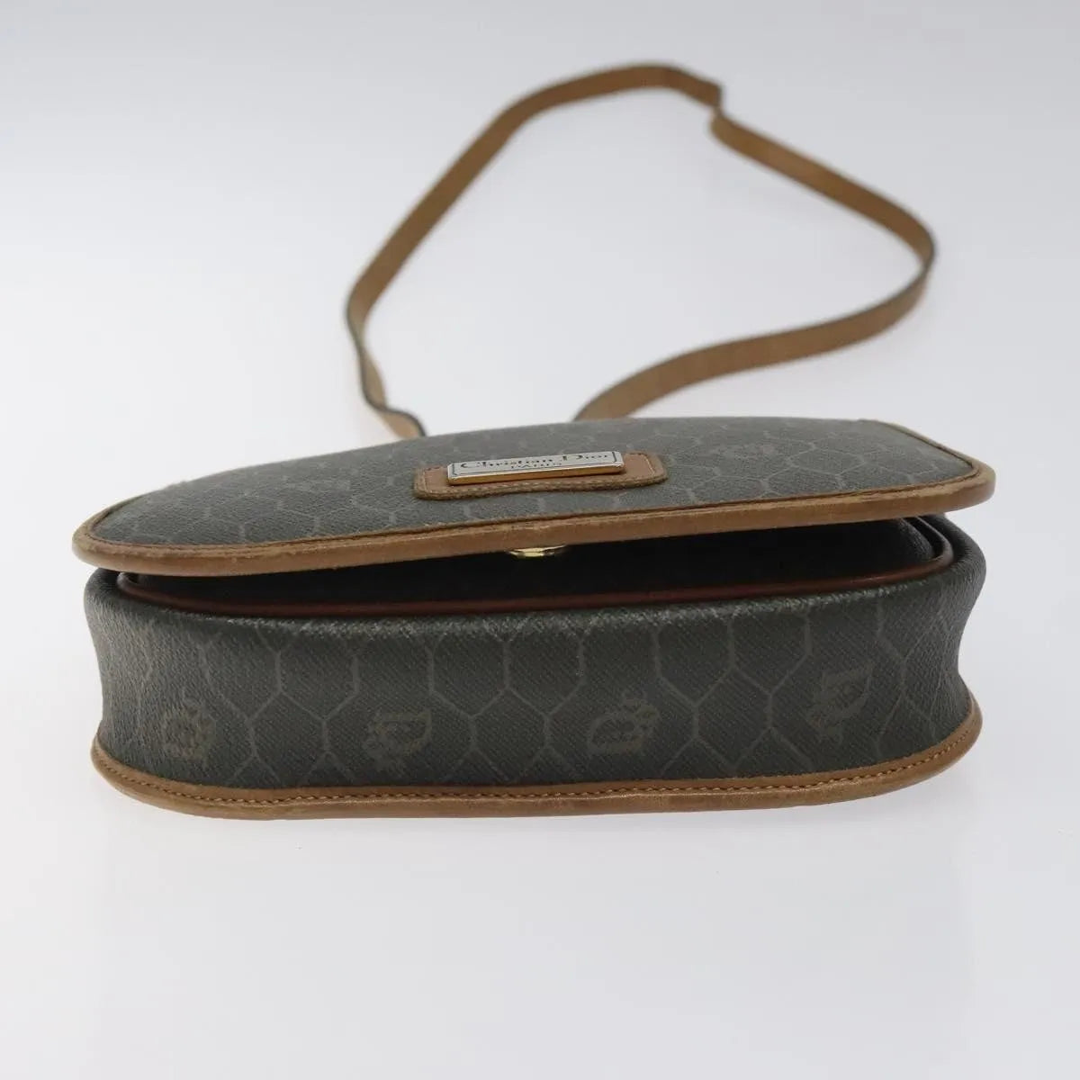 Christian Dior Vintage Honeycomb Flap Coated Canvas Khaki Canvas Shoulder Bag Bag (Pre-Owned)