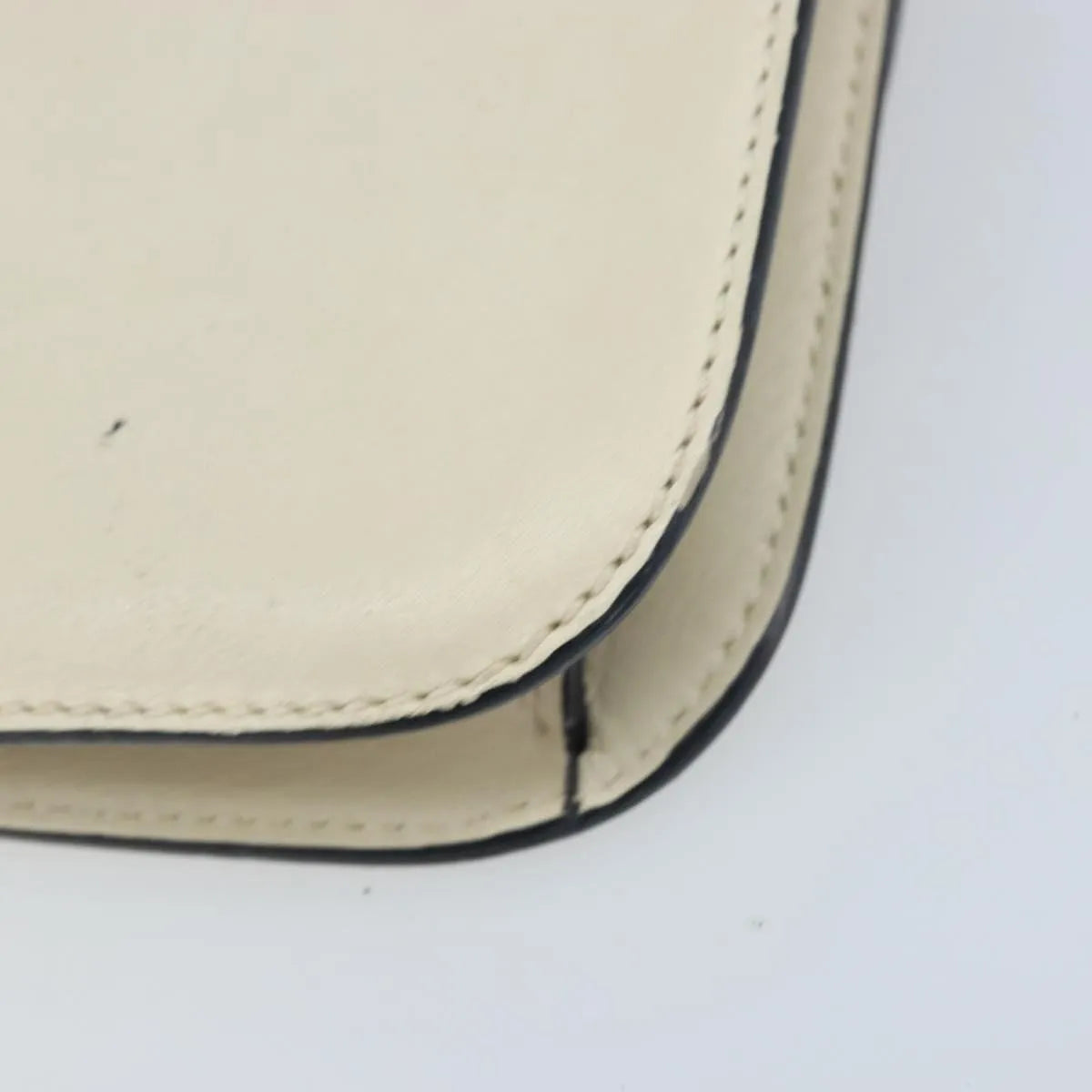 Valentino Garavani Glam Lock Leather White Leather Shoulder Bag Bag (Pre-Owned)