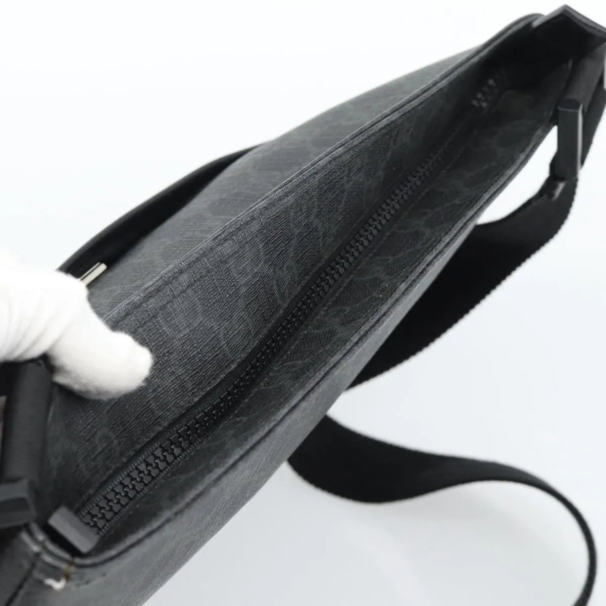 Gucci Vintage Flat Messenger Gg Canvas And Leather Black Canvas Shoulder Bag Bag (Pre-Owned)