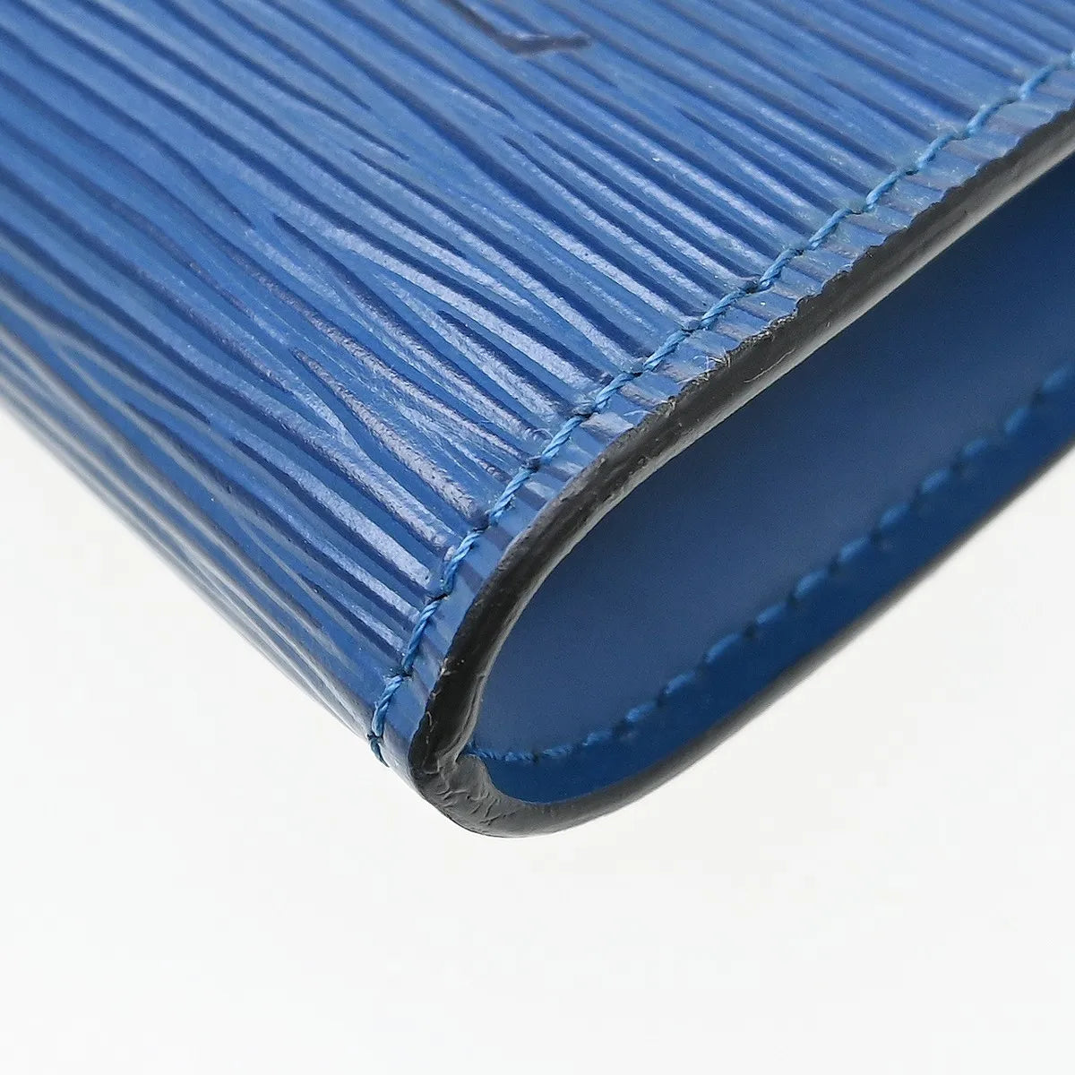 Louis Vuitton Pochette Accessoires Epi Leather Blue Leather Clutche & Pouche Bag (Pre-Owned)