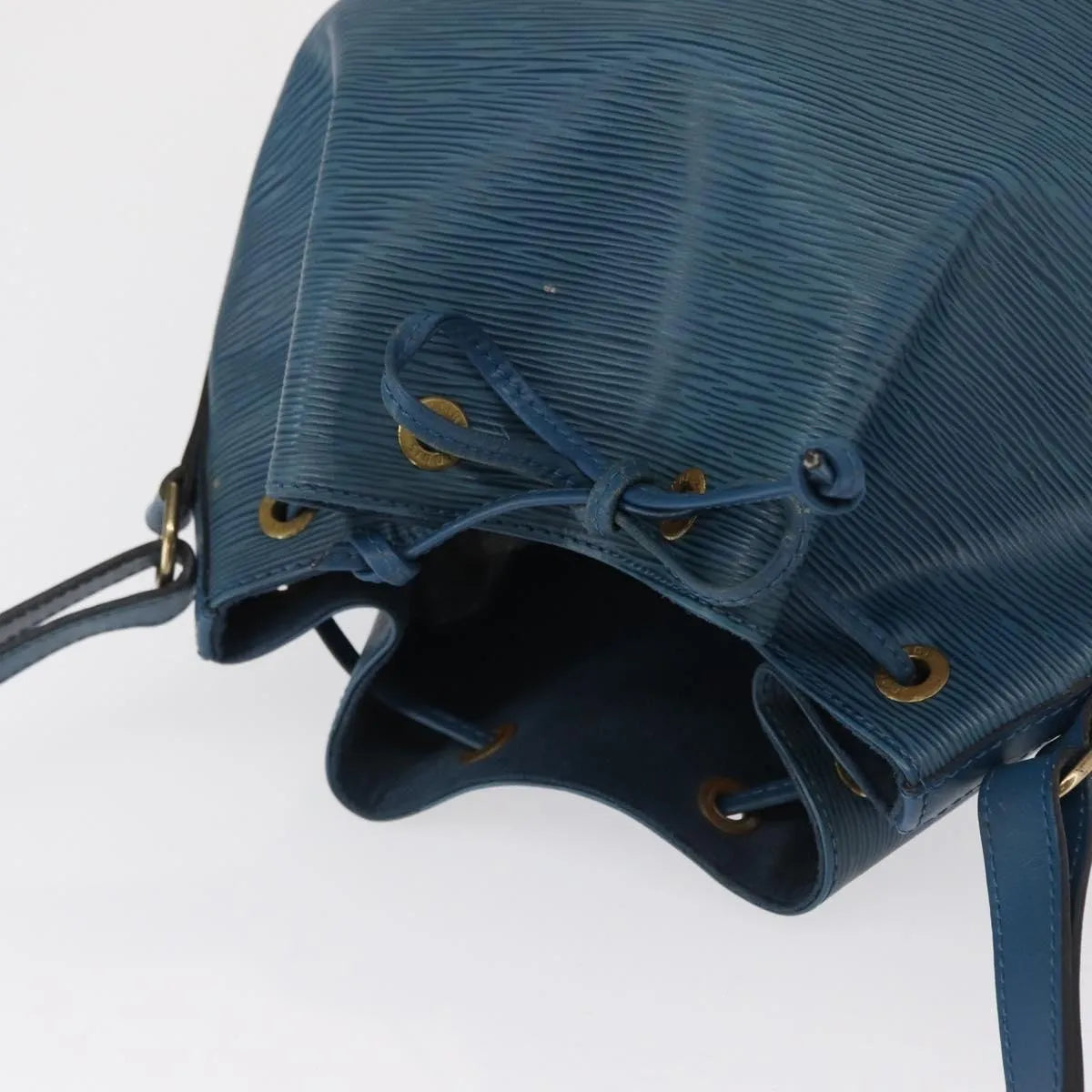 Louis Vuitton Petit Noe Epi Leather Blue Leather Shoulder Bag Bag (Pre-Owned)