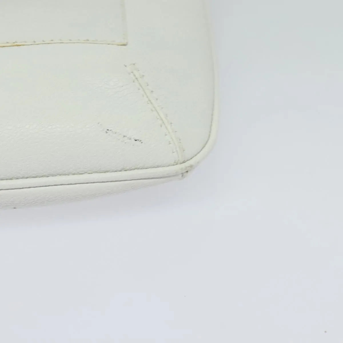 Bvlgari Vintage Leather White Leather Shoulder Bag Bag (Pre-Owned)