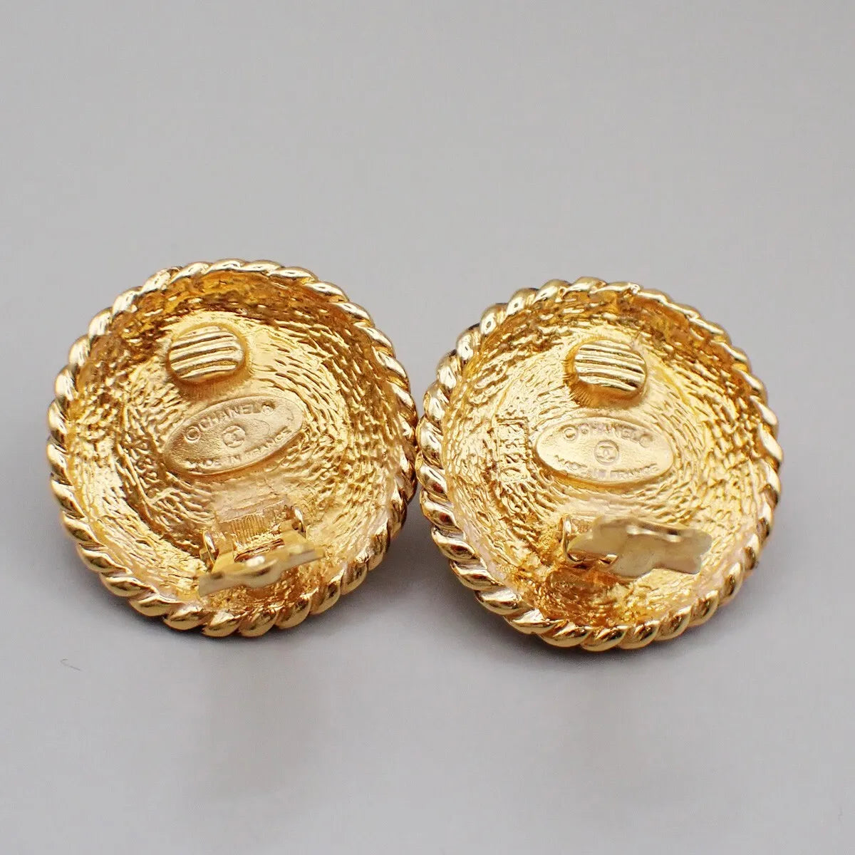 Chanel Vintage Round Chain Clip-On Metal With Faux Pearl Gold Gold_Plated Earrings Jewelry (Pre-Owned)