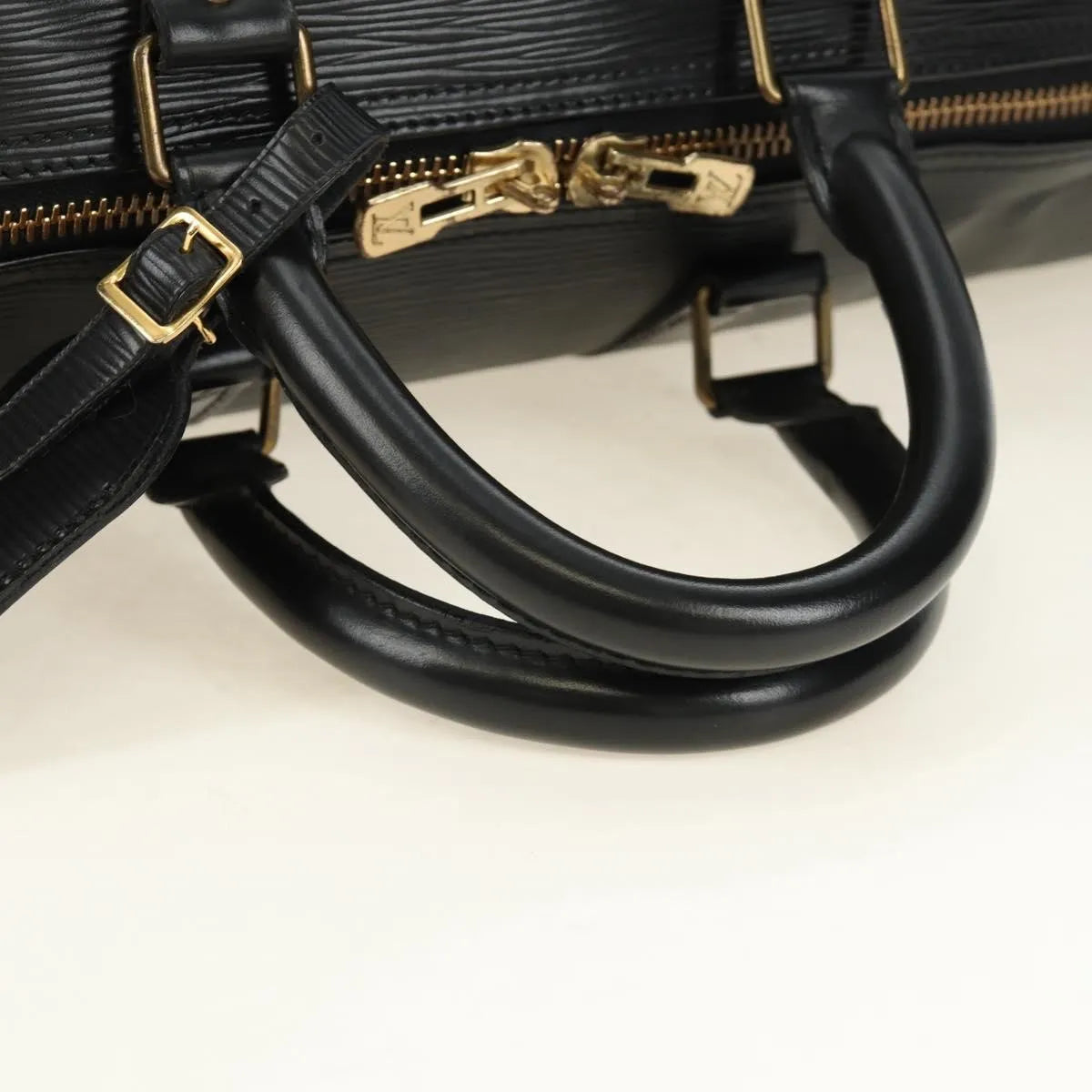 Louis Vuitton Keepall Epi Leather Black Leather Travel Bag Bag (Pre-Owned)