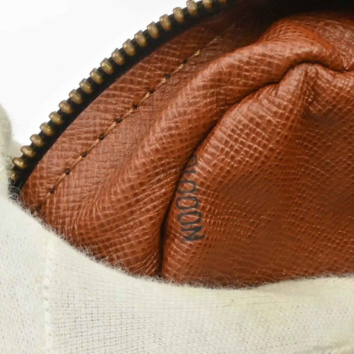 Louis Vuitton Nil Messenger Monogram Canvas Brown Canvas Shoulder Bag Bag (Pre-Owned)
