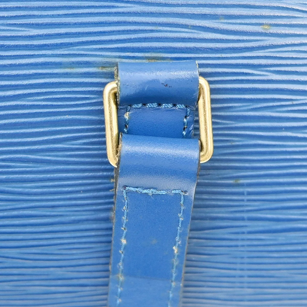 Louis Vuitton Soufflot Epi Leather Blue Leather Handbag (Pre-Owned)