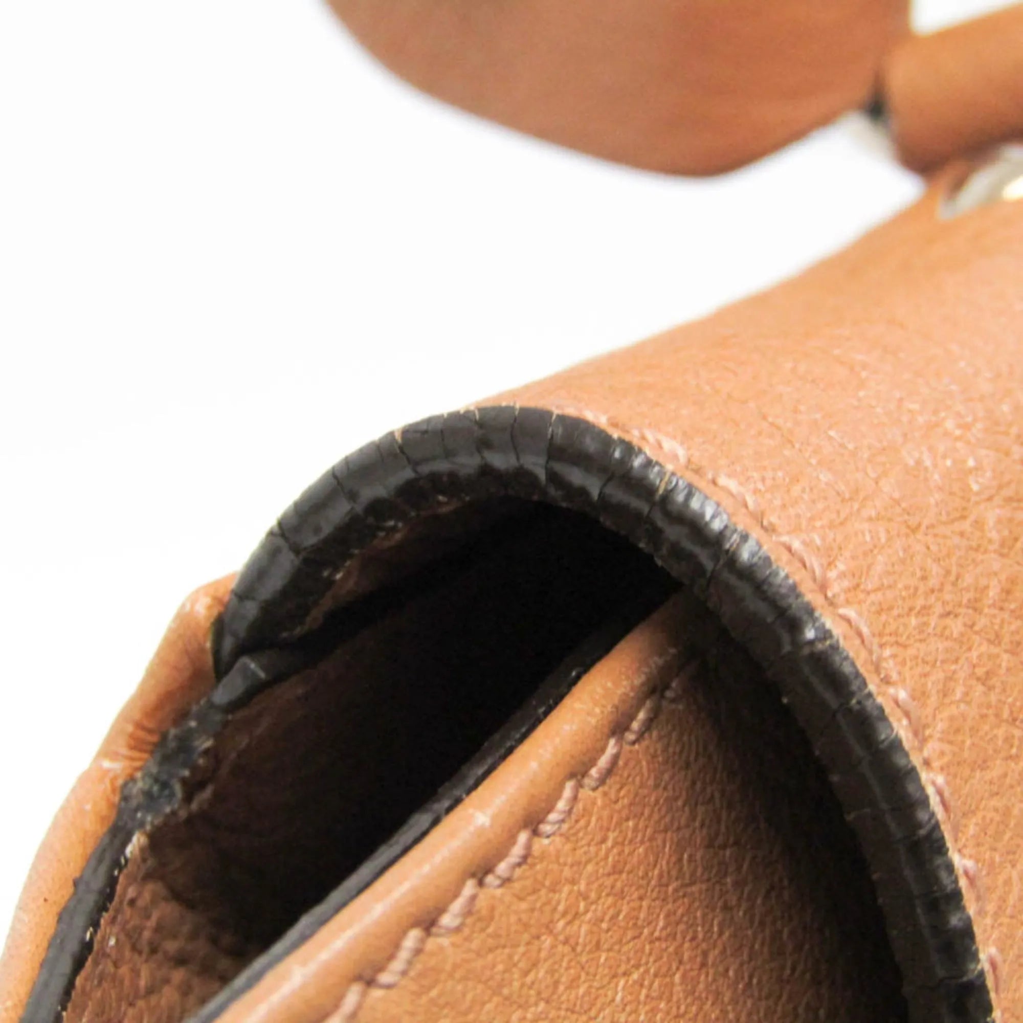 Salvatore Ferragamo Gancini Leather Brown Leather Shoulder Bag Bag (Pre-Owned)