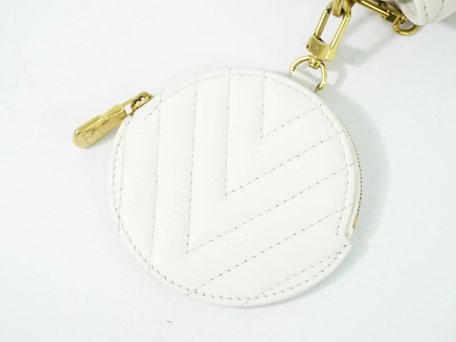 Louis Vuitton New Wave Multi Pochette Quilted Leather White Leather Shoulder Bag Bag (Pre-Owned)