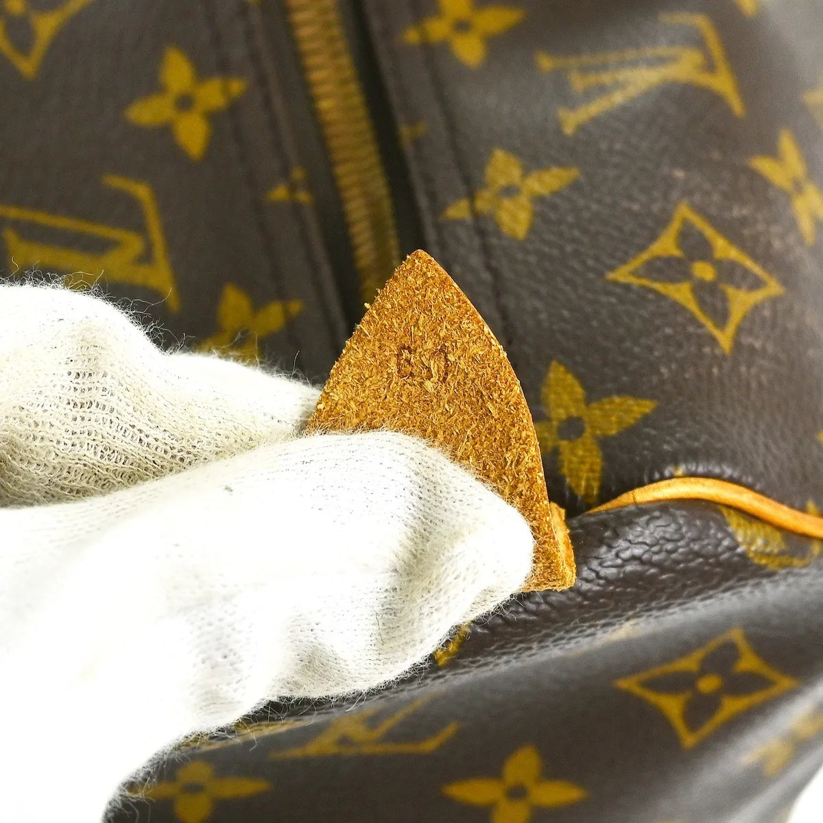Louis Vuitton Keepall Monogram Canvas Brown Canvas Travel Bag Bag (Pre-Owned)