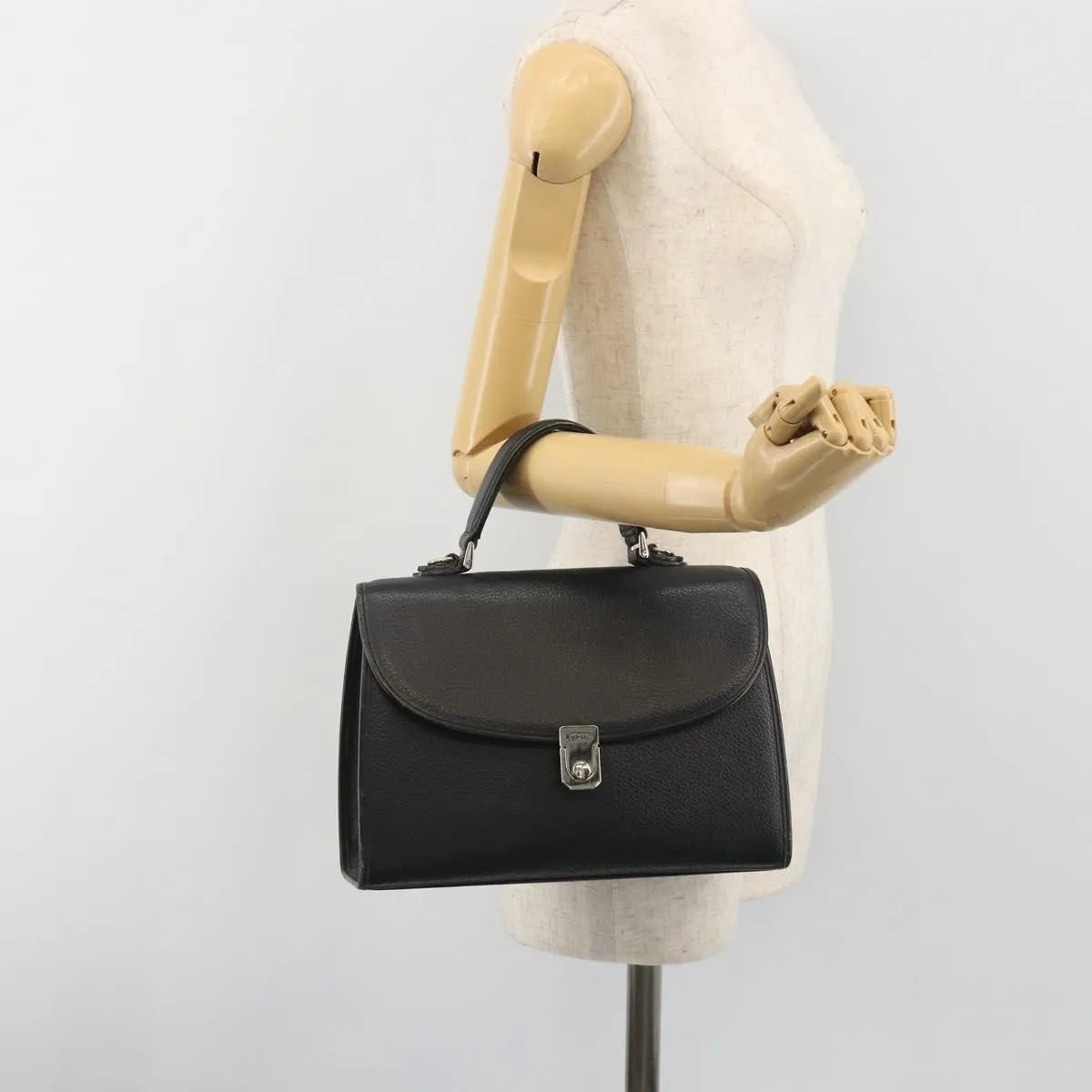 Burberry Vintage Leather Black Leather Handbag (Pre-Owned)