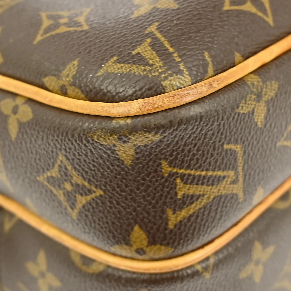 Louis Vuitton Reporter Monogram Canvas Brown Canvas Shoulder Bag Bag (Pre-Owned)