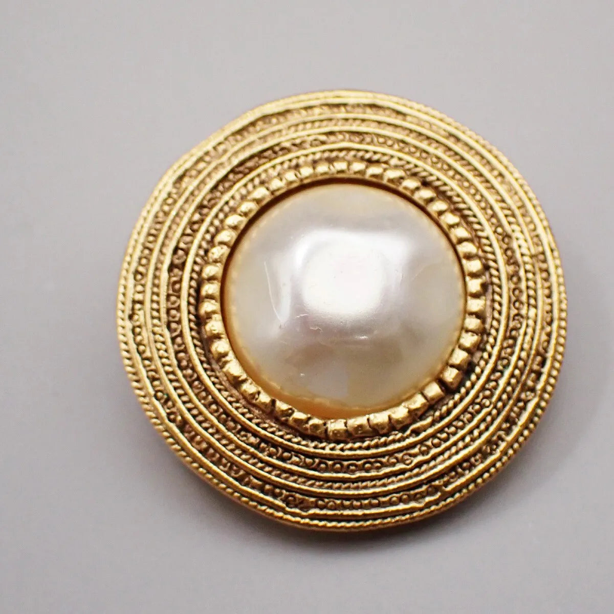 Chanel Vintage Round Clip-On Metal With Faux Pearl Gold Gold_Plated Earrings Jewelry (Pre-Owned)