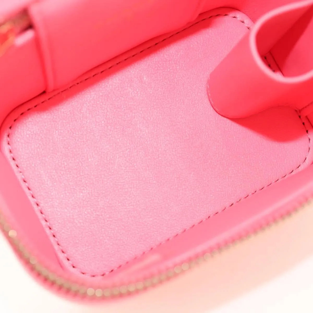 Chanel Classic Vanity Case With Chain Quilted Lambskin Pink Leather Handbag (Pre-Owned)