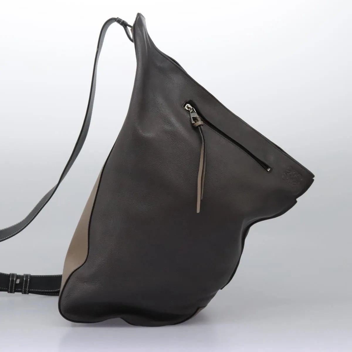 Loewe Anton Sling Bag Leather Gray Leather Backpack Bag (Pre-Owned)