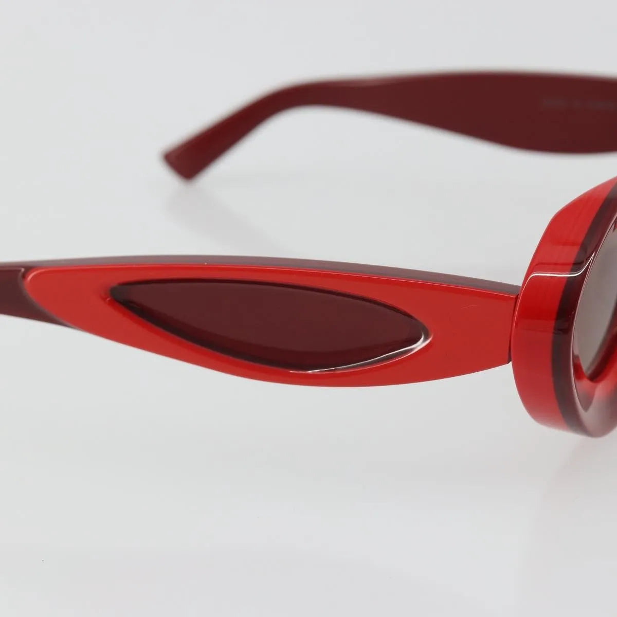 Bottega Veneta Ovale Acetate Red Plastic Sunglasse Accessory (Pre-Owned)