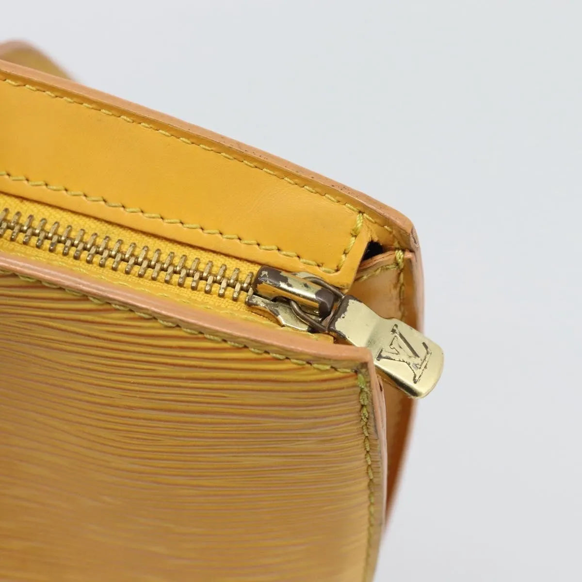 Louis Vuitton Saint Jacques Epi Yellow Leather Shoulder Bag Bag (Pre-Owned)