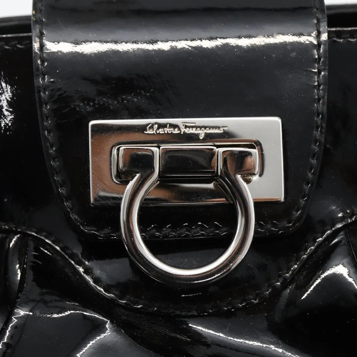 Salvatore Ferragamo Gancini Patent Leather Black Patent_Leather Handbag (Pre-Owned)