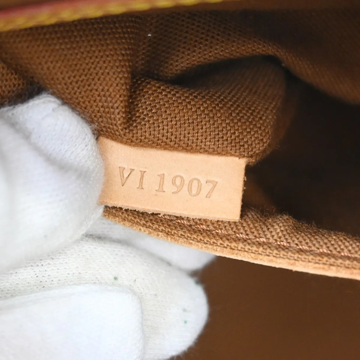 Louis Vuitton Alma Handbag Monogram Canvas Brown Canvas Handbag (Pre-Owned)