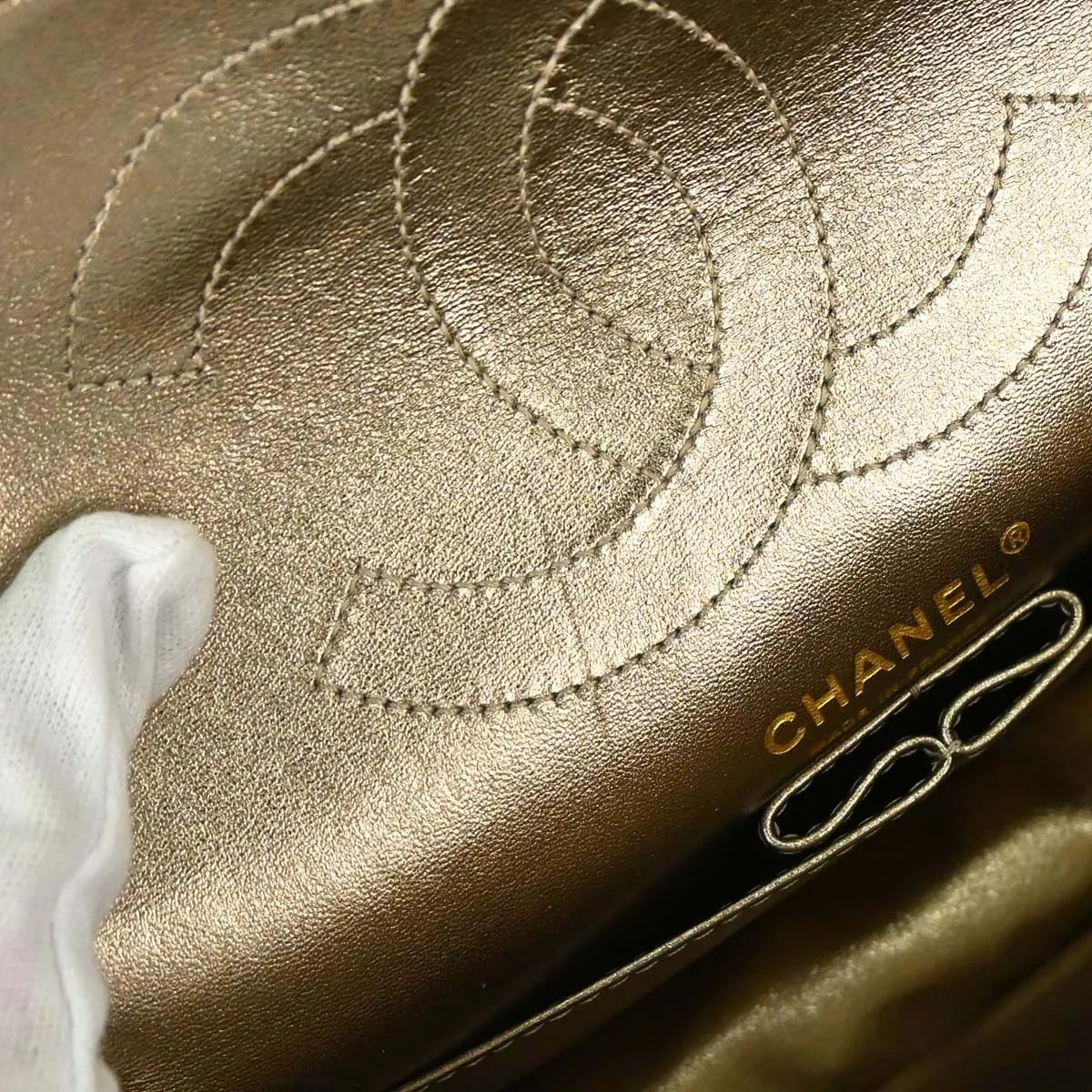 Chanel Reissue 2.55 Flap Metallic Leather Gold Calfskin Handbag (Pre-Owned)